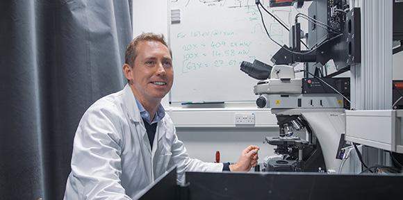 Sam Stranks in the lab